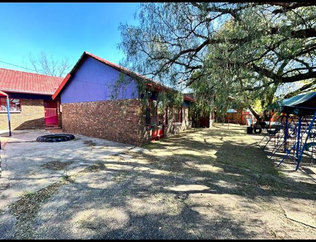 5 BEDROOM HOUSE FOR SALE IN THE REEDS